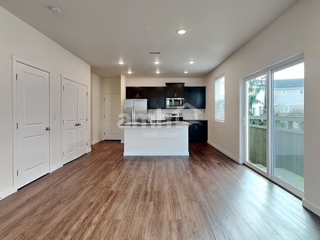 Building Photo - 23297 SE Dogwood St