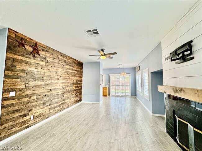 Building Photo - 8645 Emerald Grove Way