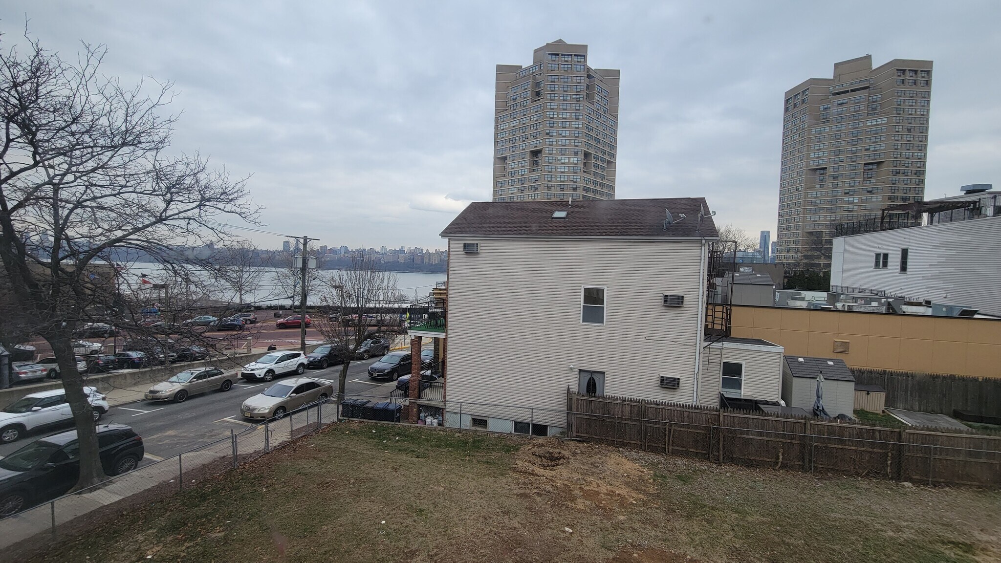 Building Photo - 19 70th St