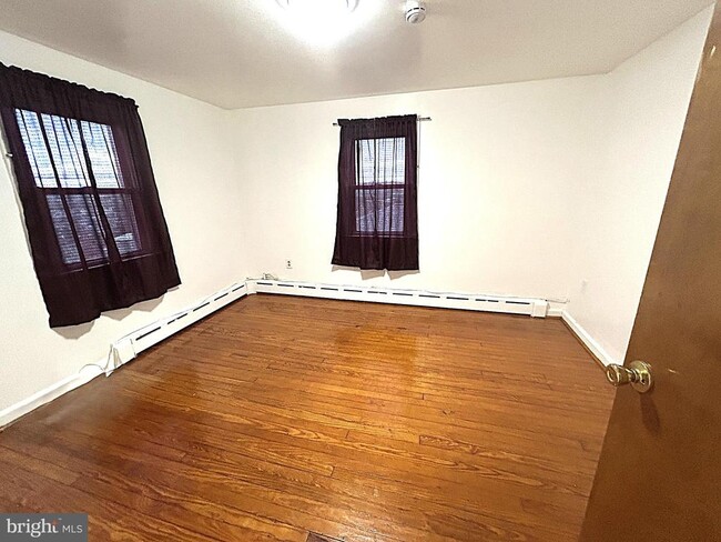 Building Photo - 625 Grove St