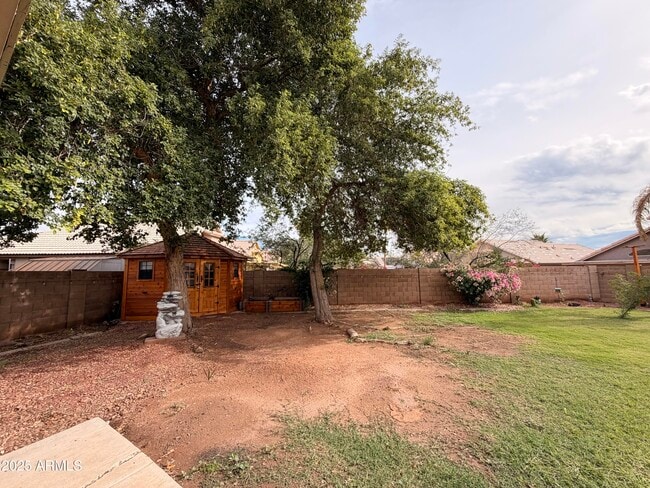 Building Photo - 8461 W Audrey Ln