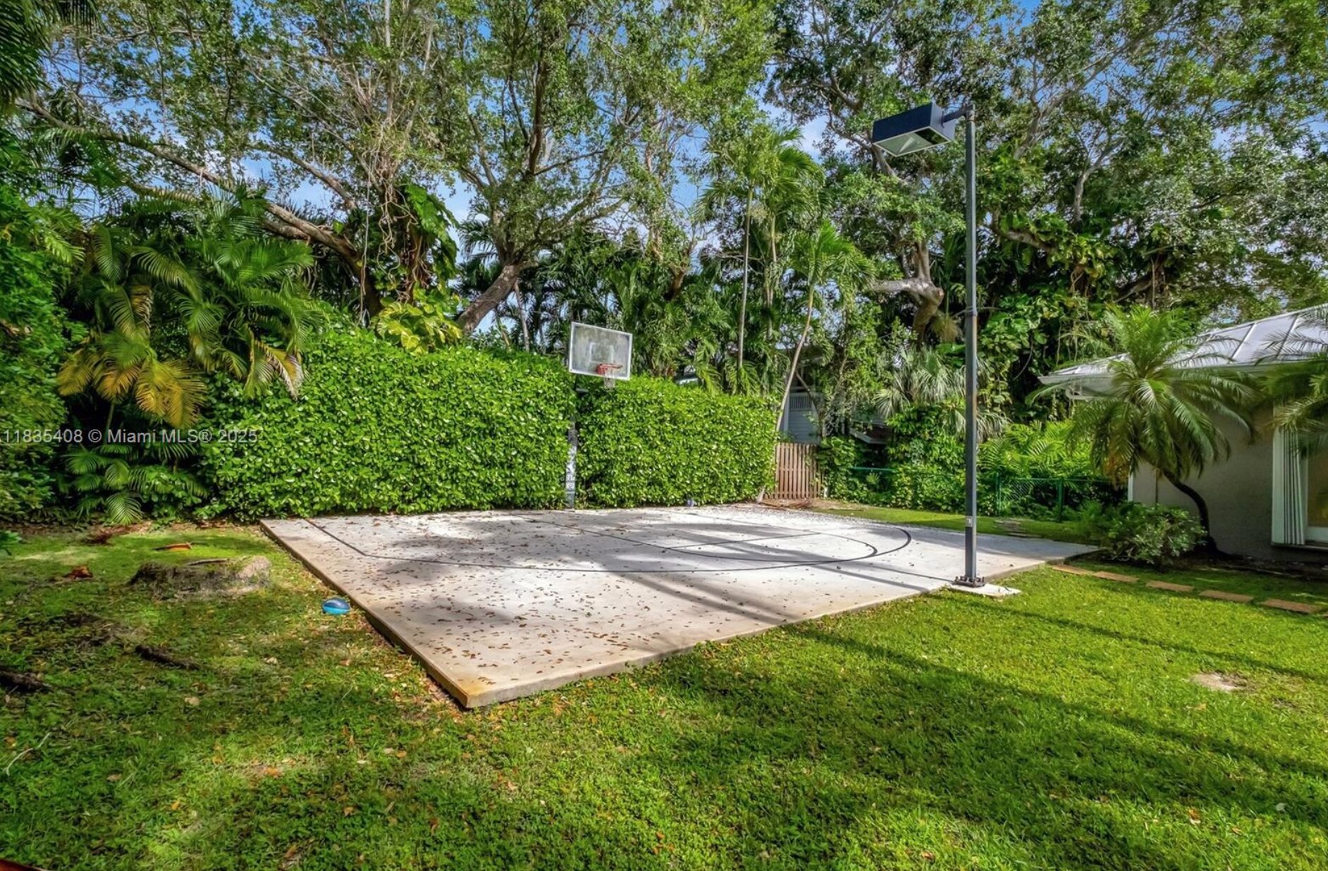 Building Photo - 5765 SW 84th St