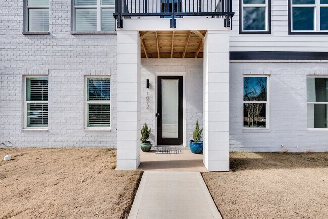 Building Photo - Newly Constructed 3/3.5 Home Minutes From Downtown Decatur and Avondale Estates!