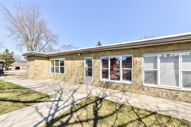 Building Photo - 7200 Whitmore Lake Rd