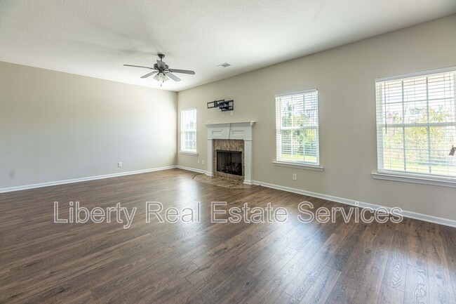 Building Photo - 1085 Marne Blvd