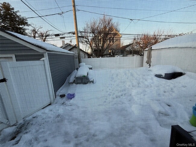 Building Photo - 433 W Park Ave