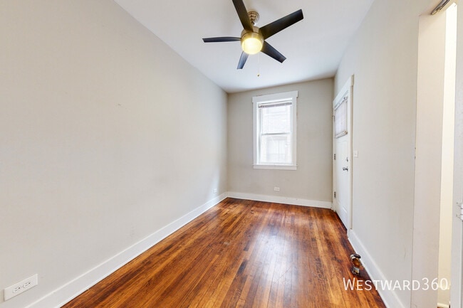 Building Photo - 1662.5 W Farwell Ave