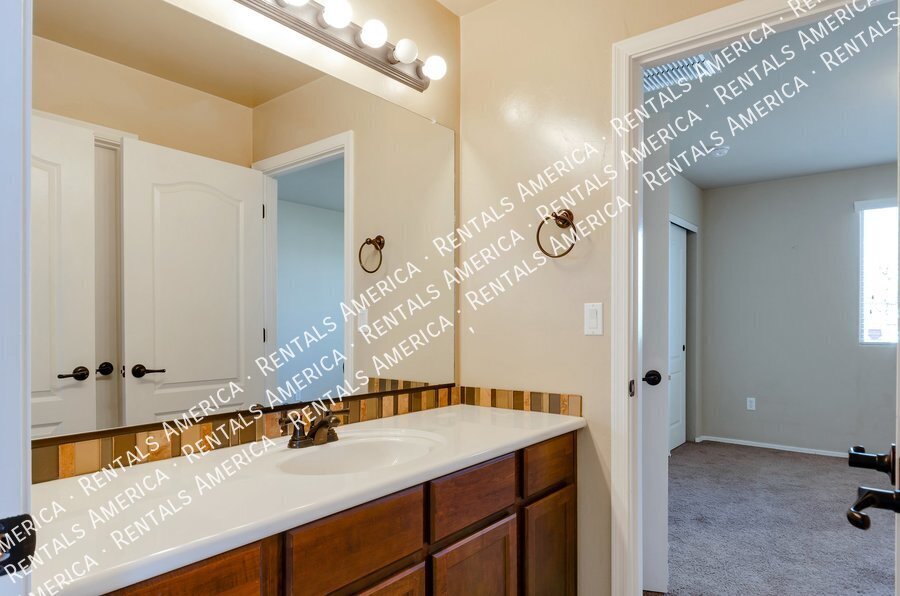 Building Photo - 3830 E 3rd St