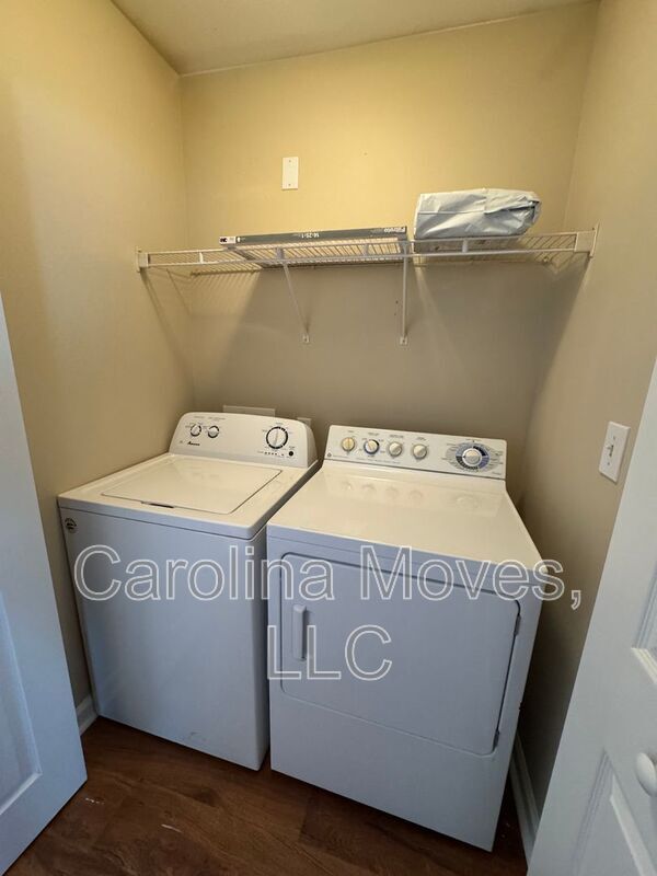 Building Photo - 500 Cliffview Ct