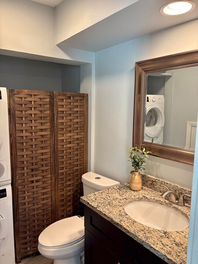 Building Photo - 141 E Riverside Dr