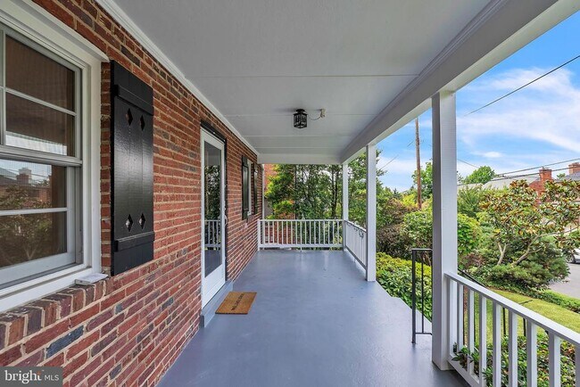 Building Photo - 4306 Alton Pl NW
