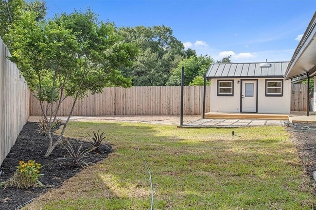 Building Photo - 3500 Northland Dr