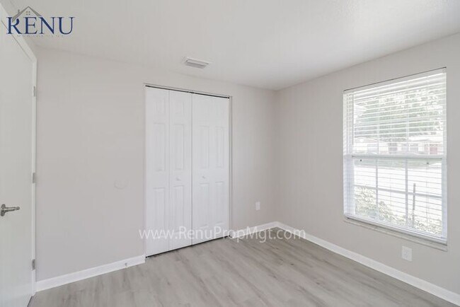 Building Photo - AVAILABLE NOW! $0 APP FEES!