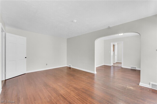Building Photo - 16004 Invermere Ave