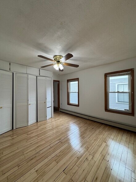 Building Photo - 114 Thorndike St