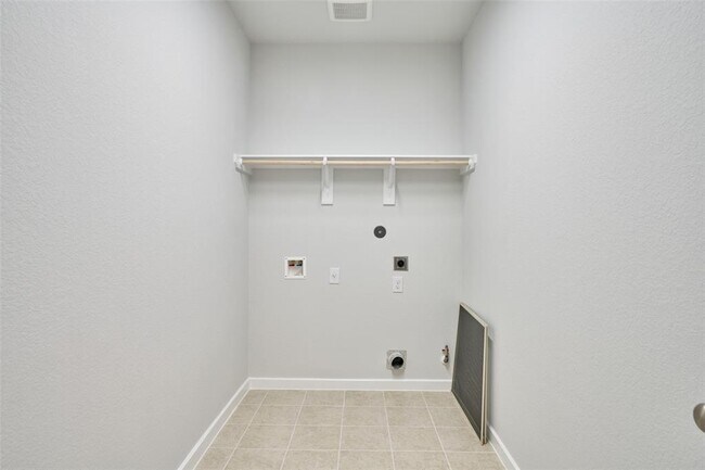 Building Photo - 28011 Clapton Path