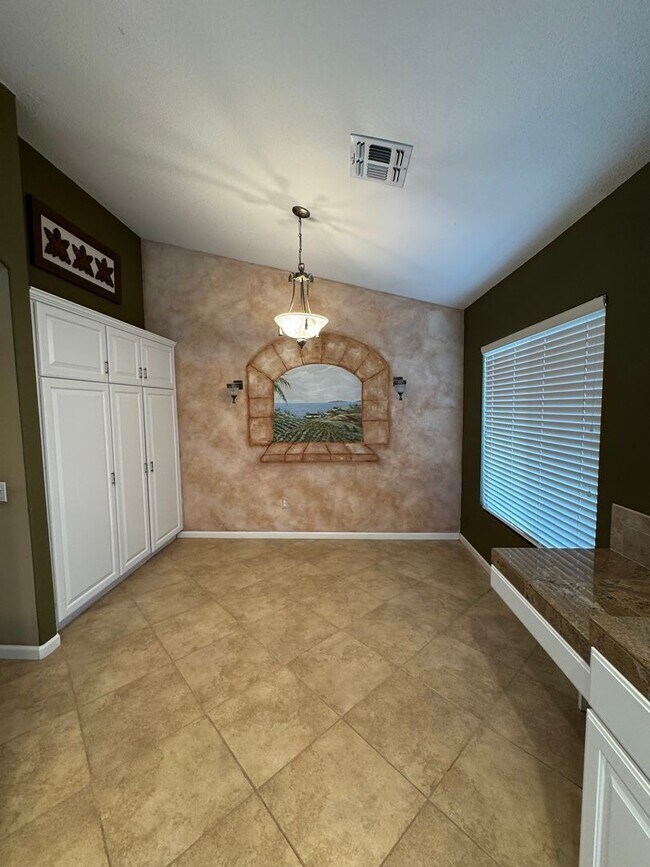 Building Photo - DEL WEBB 55+ Adult Community in Roseville!