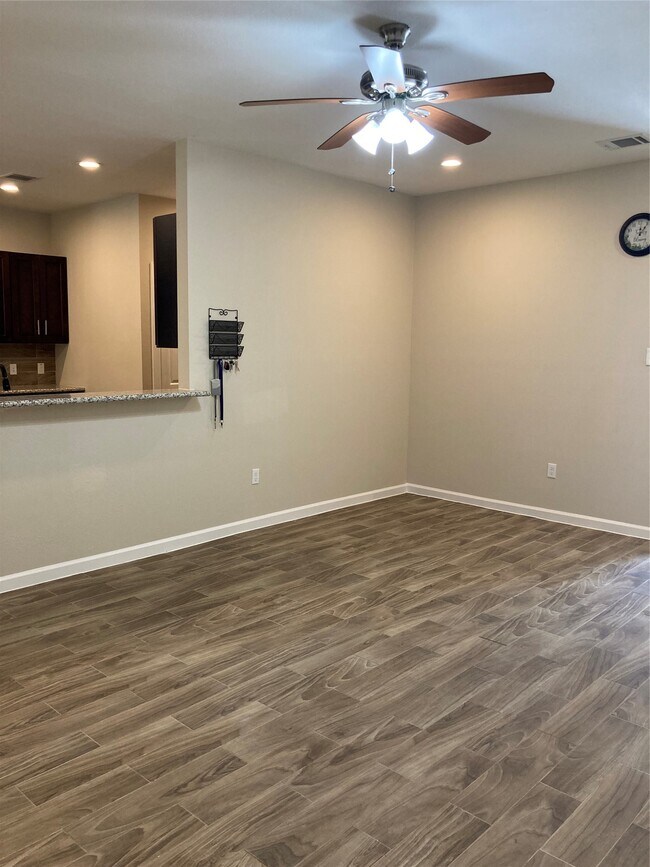 Building Photo - 1018 Homer St