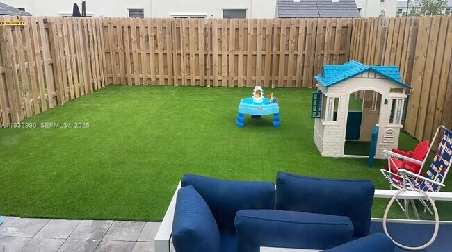 Building Photo - 1513 SE 26th Ter