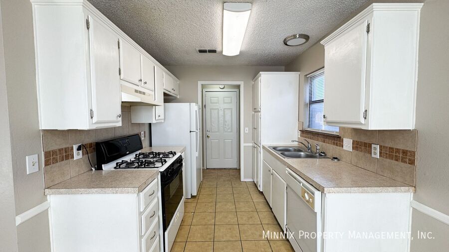 Building Photo - 2509 79th St