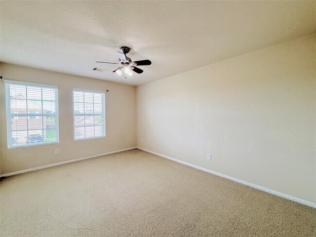 Building Photo - 14851 Fir Knoll Way