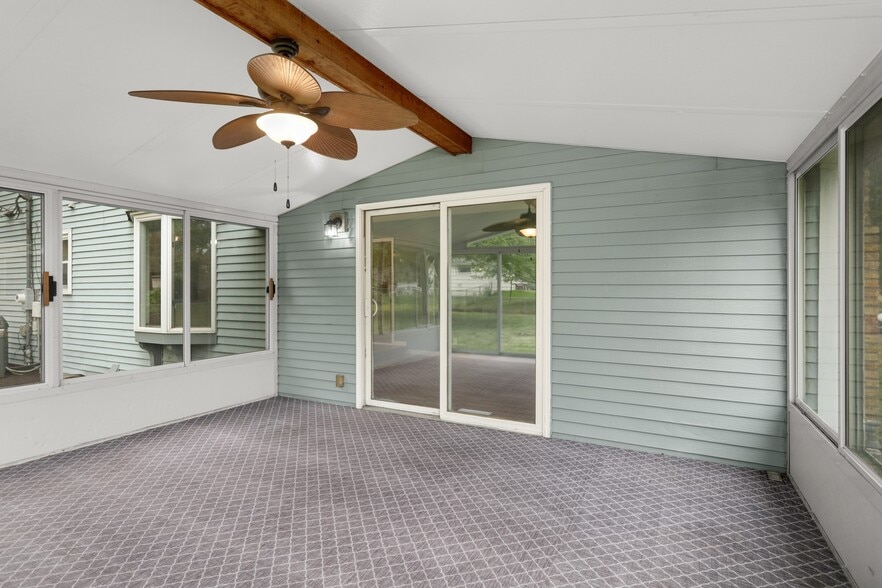 Back Porch - 2808 Aglen St
