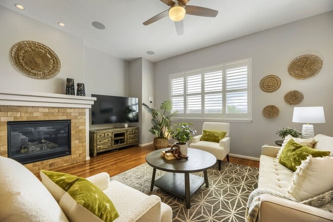 Building Photo - 15625 Carob Cir