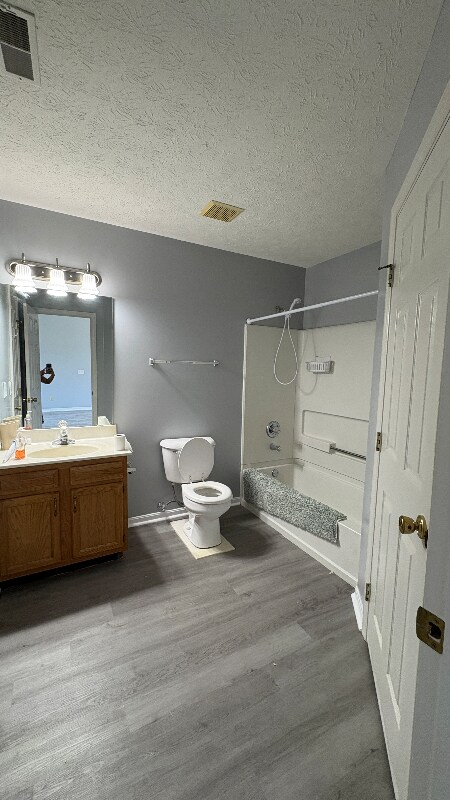 Building Photo - 4676 Court Yard Dr