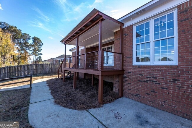 Building Photo - 7988 Westlake Dr