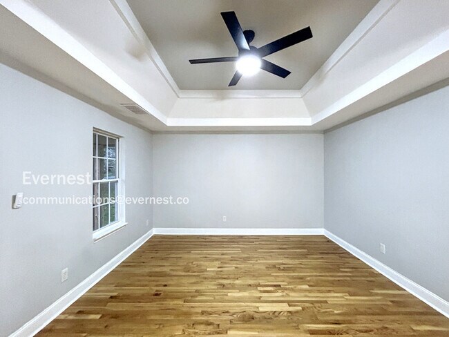Building Photo - 1180 Garibaldi St SW