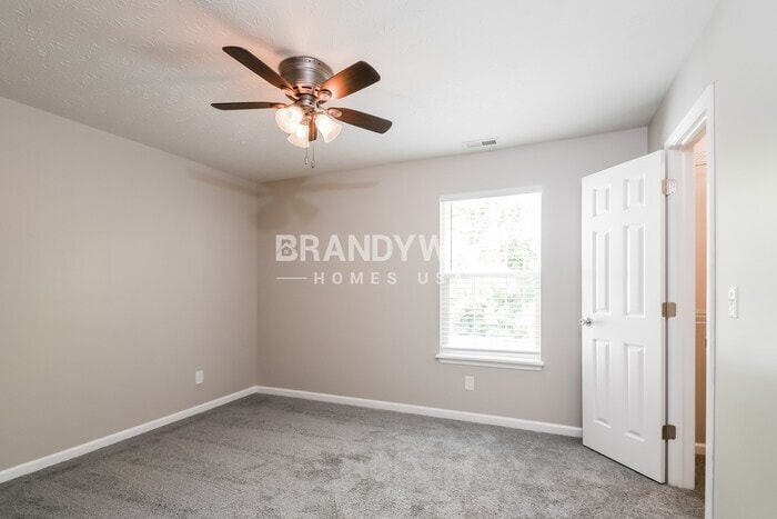 Building Photo - 1415 Topp Creek Dr