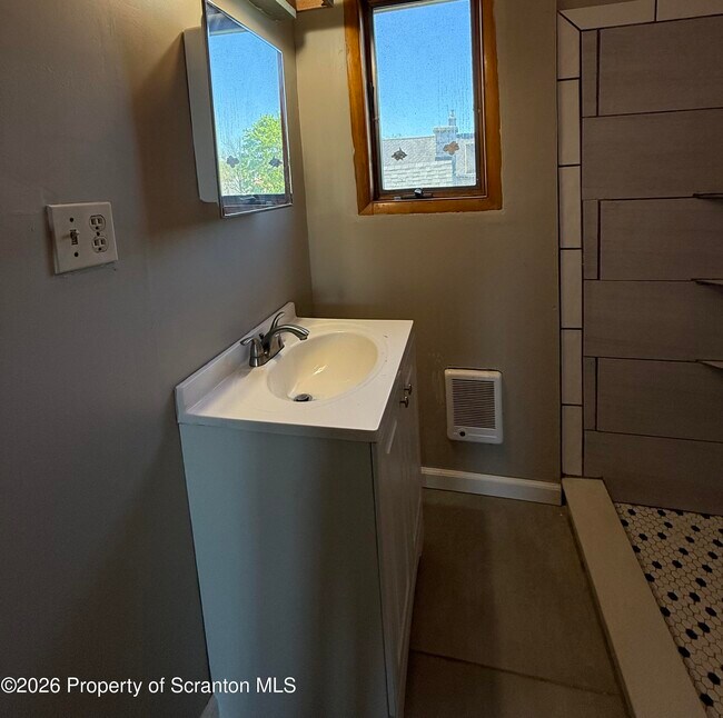 Building Photo - 1706 Prospect Ave