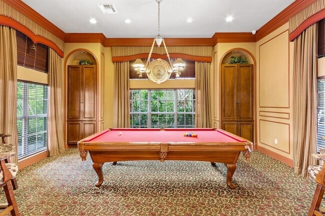 Building Photo - 600 Scotia Dr