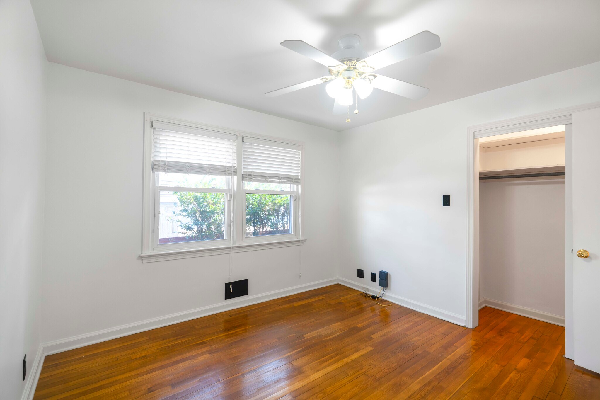 Building Photo - 161 Blades St