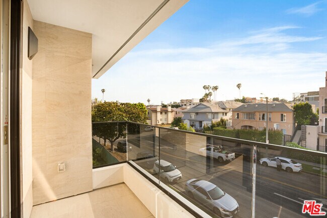 Building Photo - 1414 S Beverly Dr