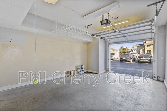 Building Photo - 18602 E Water Dr