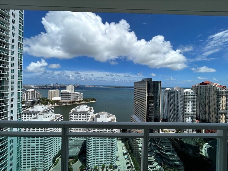 Building Photo - 951 Brickell Ave