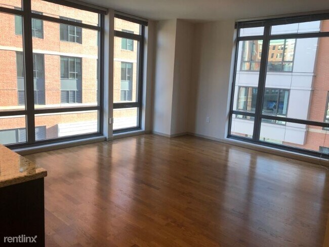 Building Photo - 2 br, 1 bath Apartment - 112 Beverly St