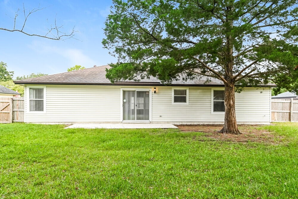 Building Photo - 1225 Peabody Dr E