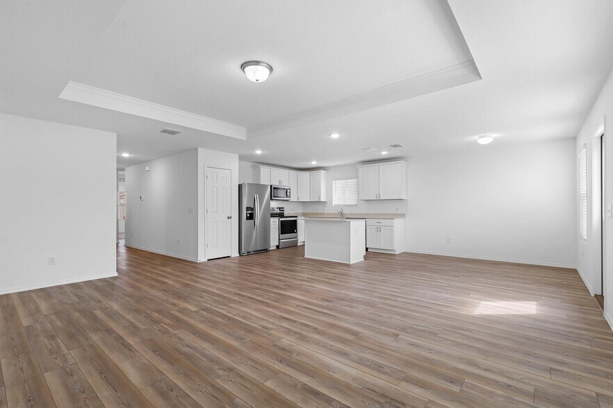 Building Photo - 4433 Benham Dr