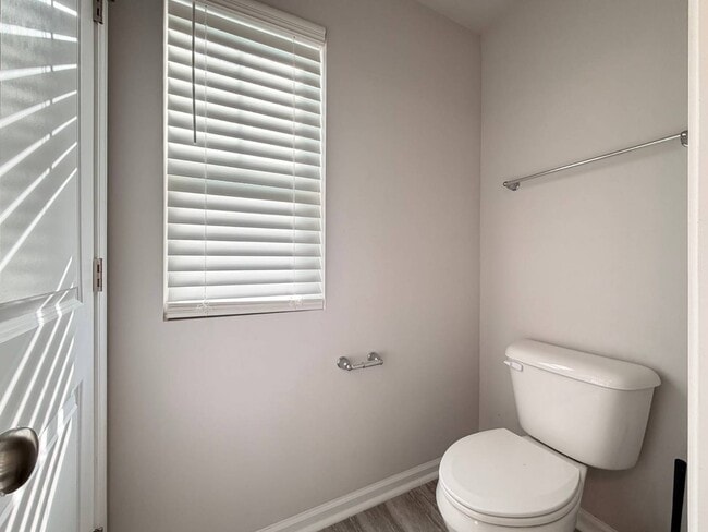 Building Photo - 400 Hazy Hls Ln