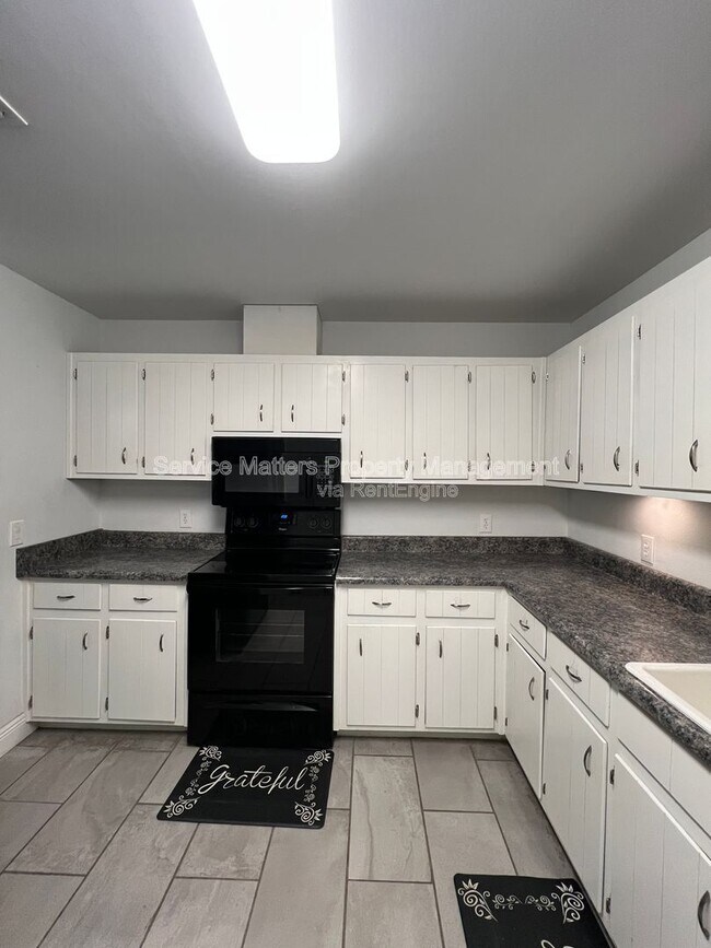 Building Photo - 2017 Coral Creek Dr