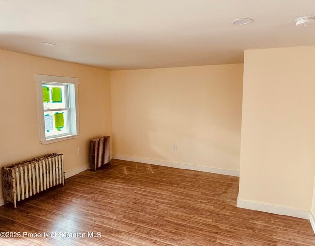 Building Photo - 3269 Cedar Ave