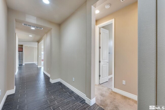 Building Photo - 4942 Monrovia Dr