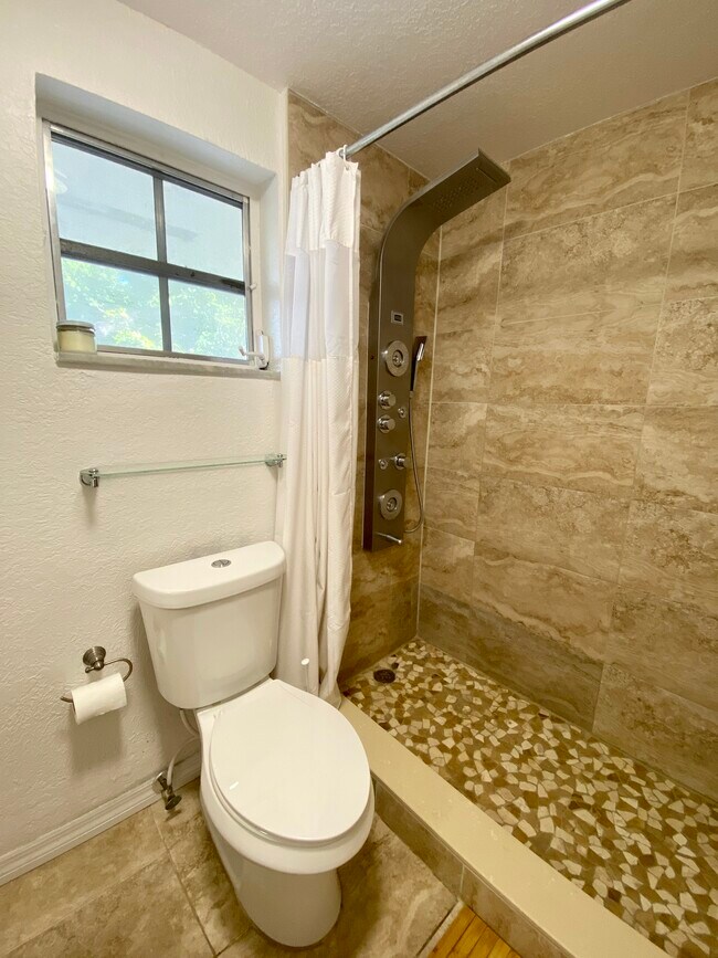 Upstairs full bath - 8600 SW 109th Ave