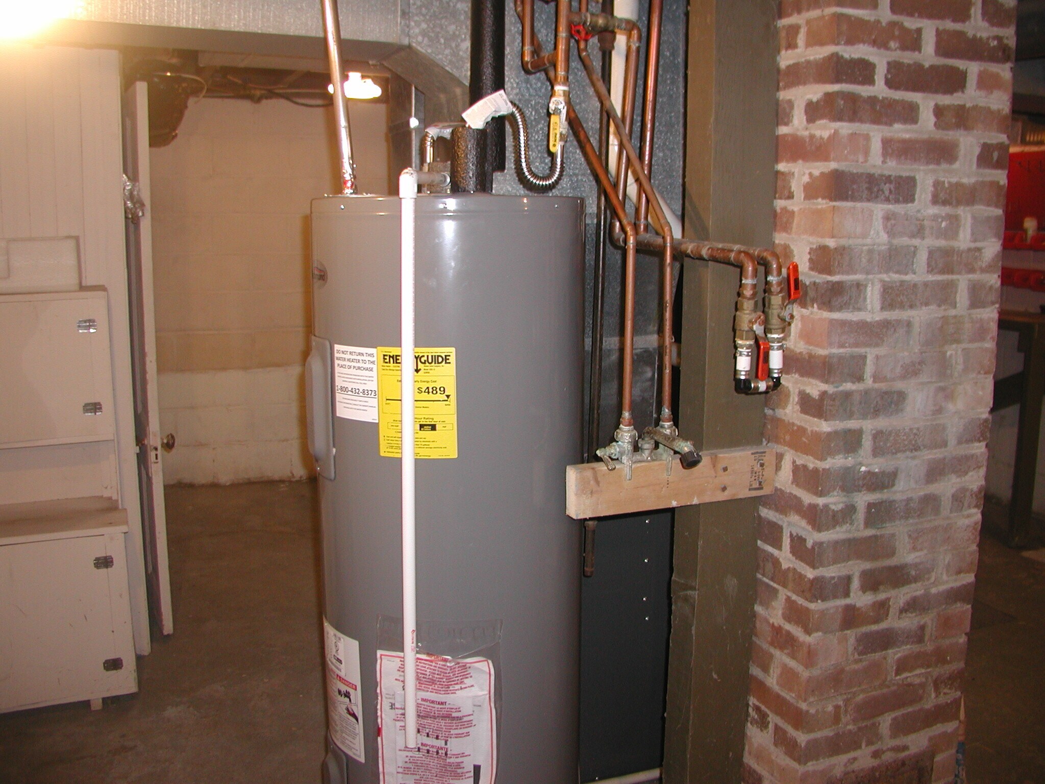 Building Photo - 241 E Ronning Ave