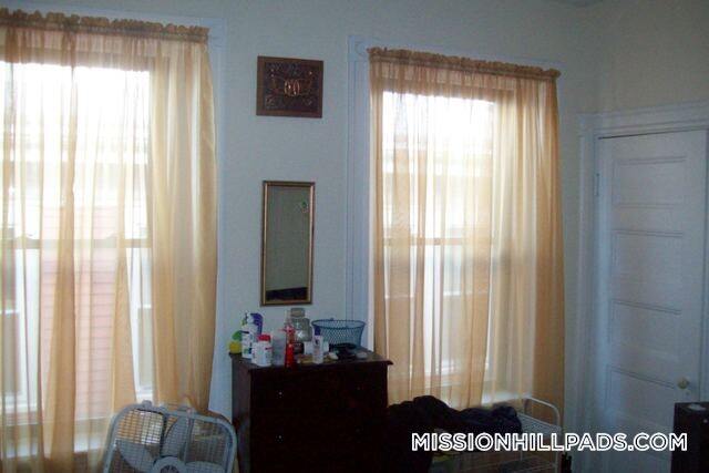 Building Photo - 174 St Alphonsus St