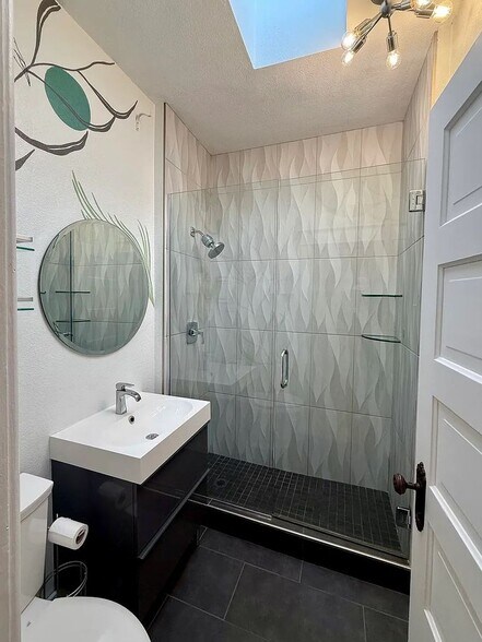 Building Photo - 2841 W 28th Ave