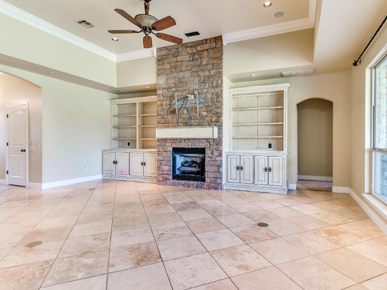 Building Photo - 2525 SE 13th St