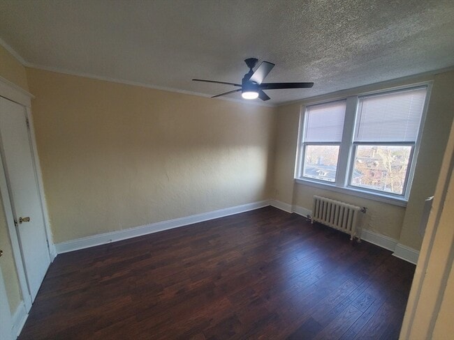 Building Photo - 415 County St